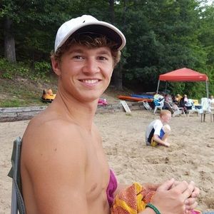 Meet your Posher, Max